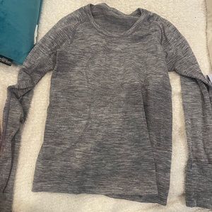 Gray lululemon long sleeve swiftly tech